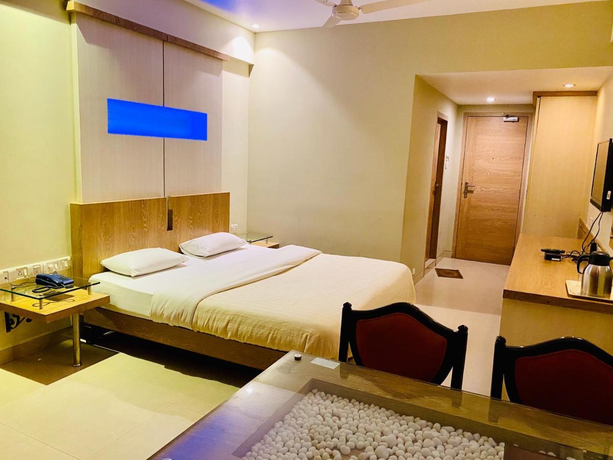 Hotel Rama Krishna Lonavala Εξωτερικό φωτογραφία